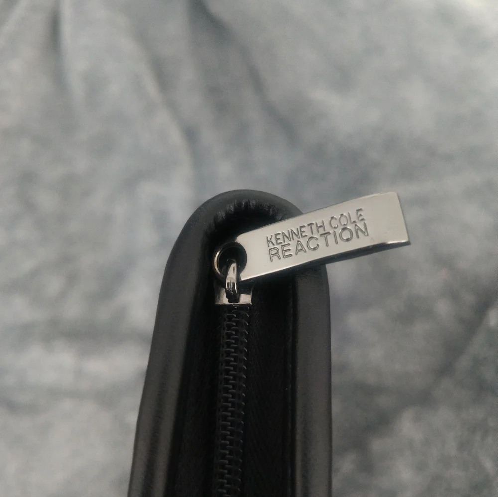 KENNETH COLE REACTION TABLET CASE